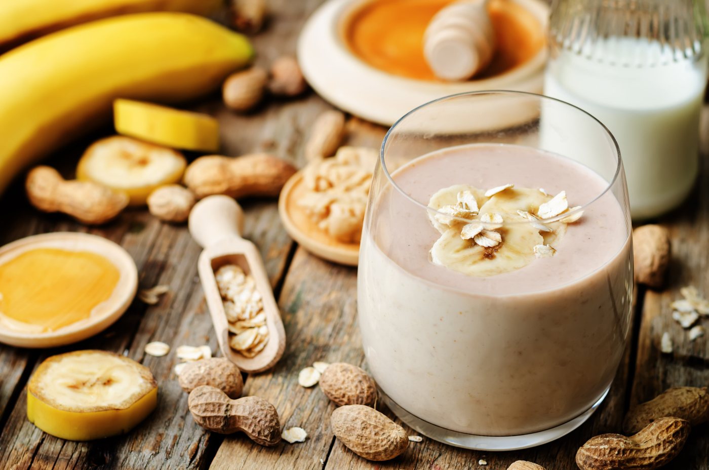 Oats and peanut butter smoothie