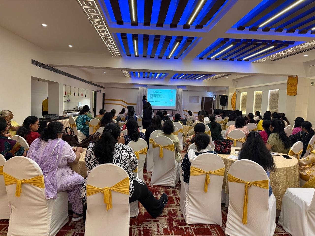 A full house before the session begins.